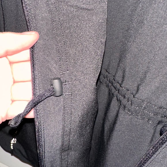 Lululemon UV-Protection Cinch-Waist Running Jacket - Picture 7 of 7